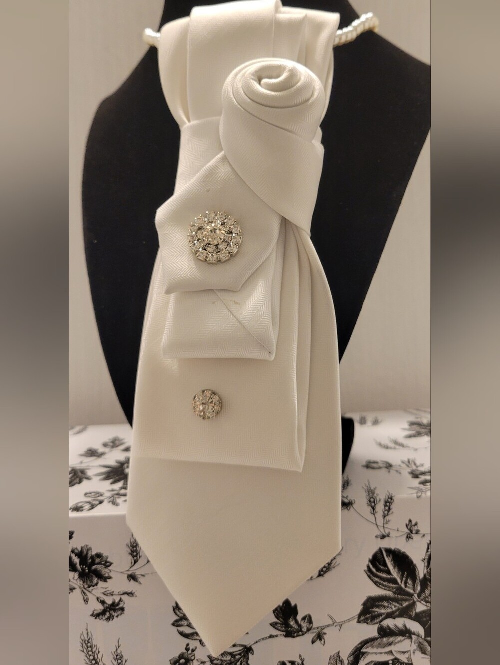 White Crystal Brooch Tie - Elegant Women's Accessory